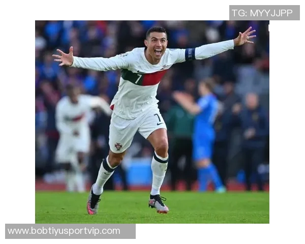 C罗精彩垫射破门却因越位被判无效令人惋惜的瞬间