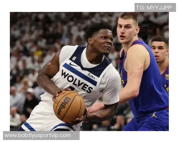 爱德华兹表现平平22投10中贡献28分三分与罚球命中率均不理想 爱德华兹表现平平22投10中贡献28分三分与罚球命中率均不理想